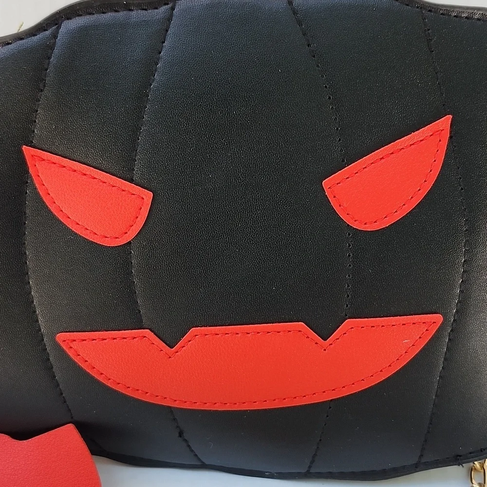 NWOT PUMPKIN NOVELTY CROSSBODY BAG - Picture 10 of 10